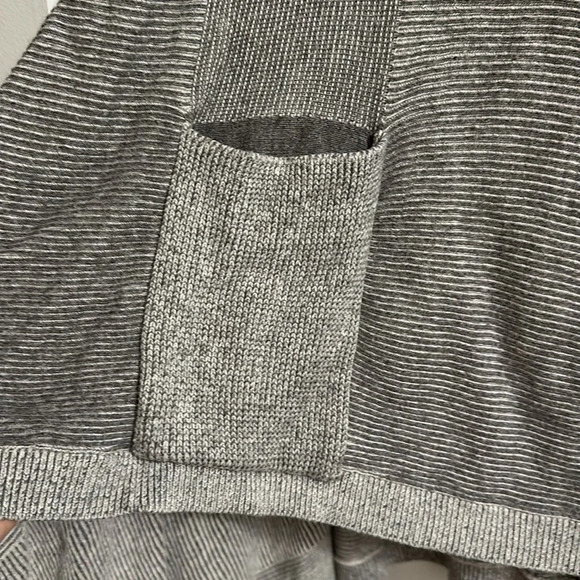 Anthropologie Moth Madison Park Long poncho grey xs/s - Picture 4 of 7